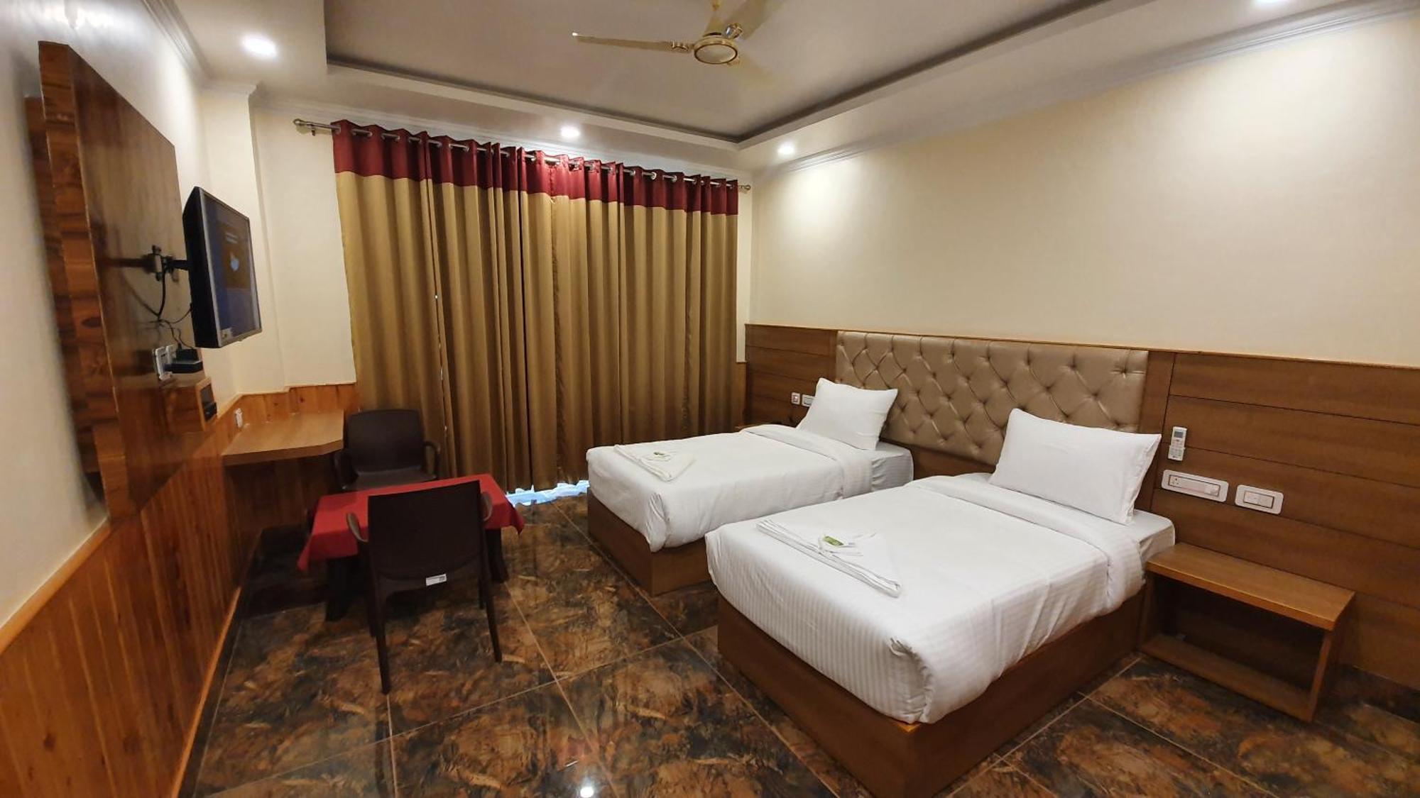 Nomadic Inn Dharamshala Dış mekan fotoğraf